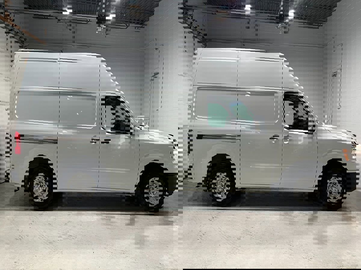Used 2014 Nissan NV 2500 SV image 2