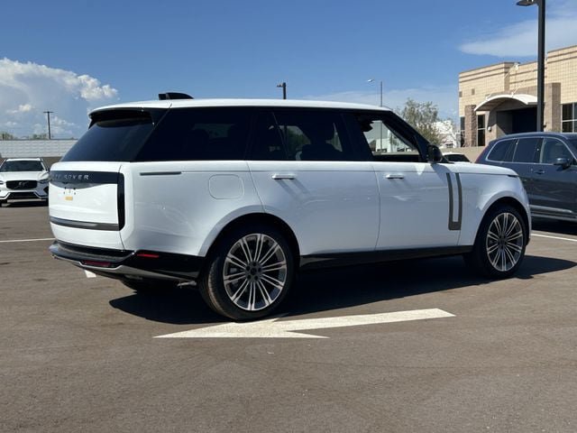New 2026 Land Rover Range Rover Long Wheelbase SE AWD/4WD image 18