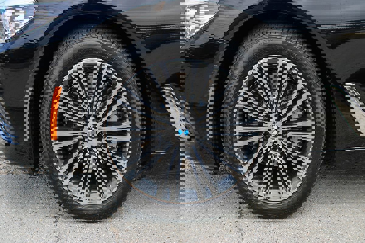 Used 2017 BMW 530i RWD image 40