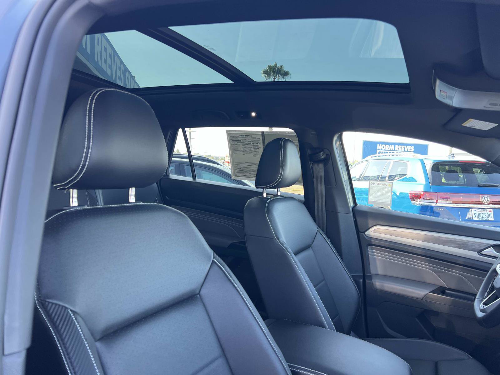 Certified 2021 Volkswagen Atlas Cross Sport SE w/ Panoramic Sunroof Package FWD image 31