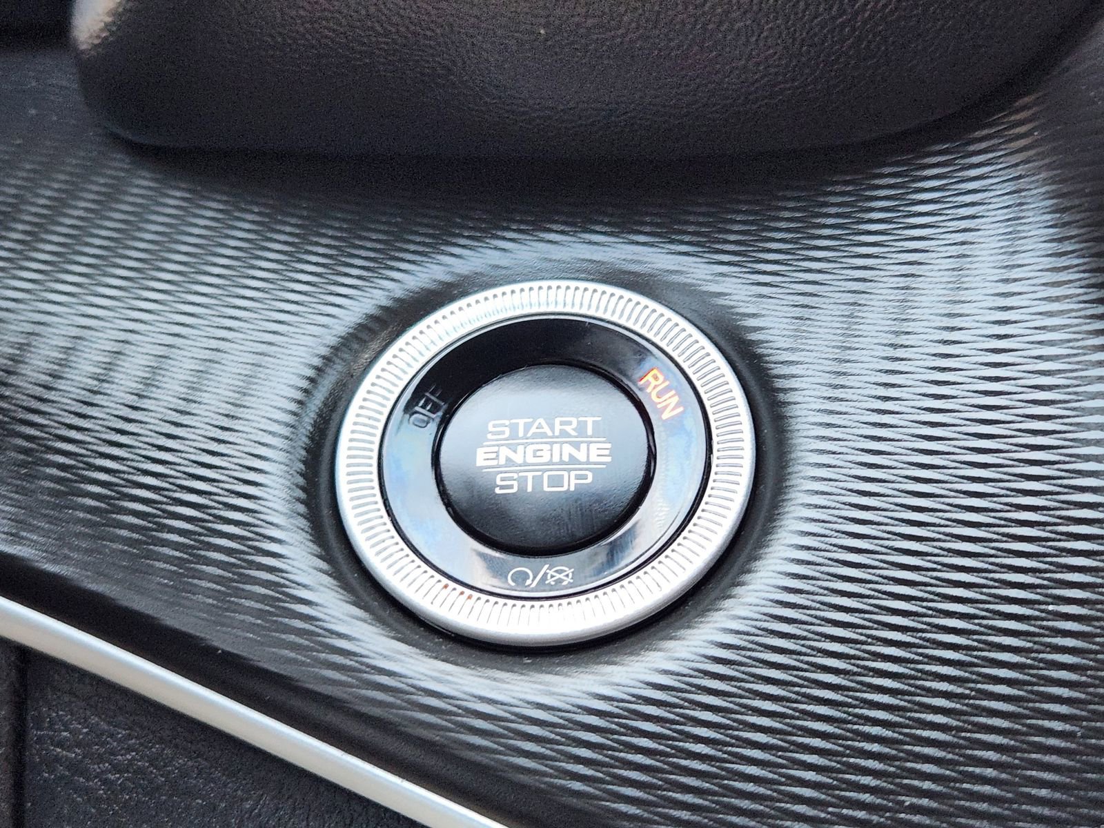 Used 2025 Jeep Grand Cherokee Laredo w/ Luxury Tech Group I image 22