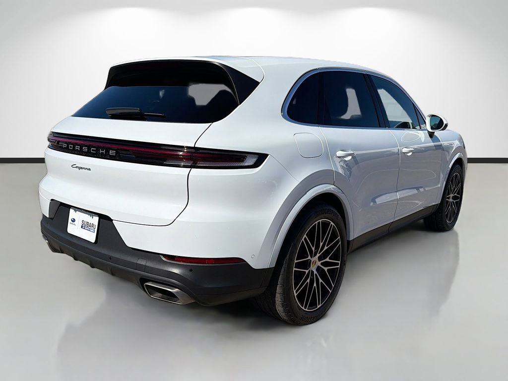 Used 2025 Porsche Cayenne AWD/4WD image 3