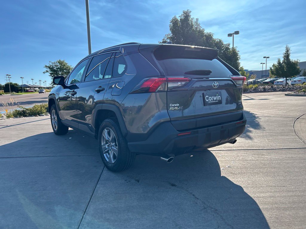 Used 2025 Toyota RAV4 XLE AWD/4WD image 5