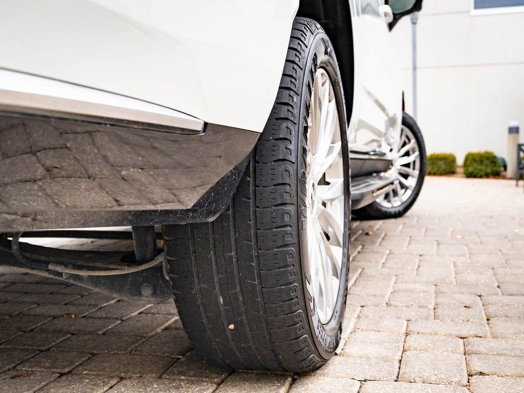 Used 2021 Cadillac Escalade ESV Premium Luxury image 55