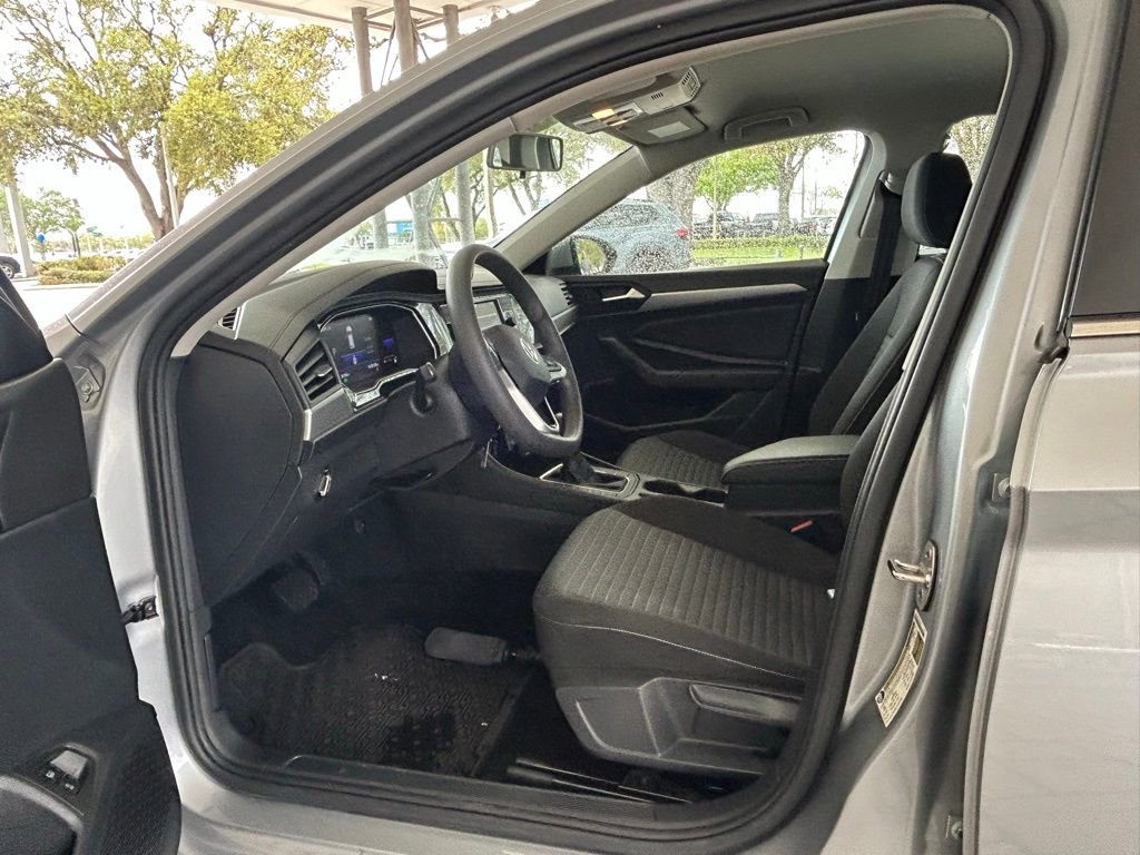 Used 2022 Volkswagen Jetta S image 15