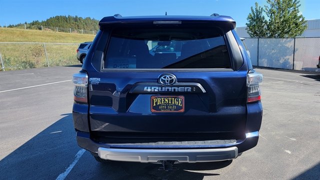 Used 2024 Toyota 4Runner TRD Off-Road image 6