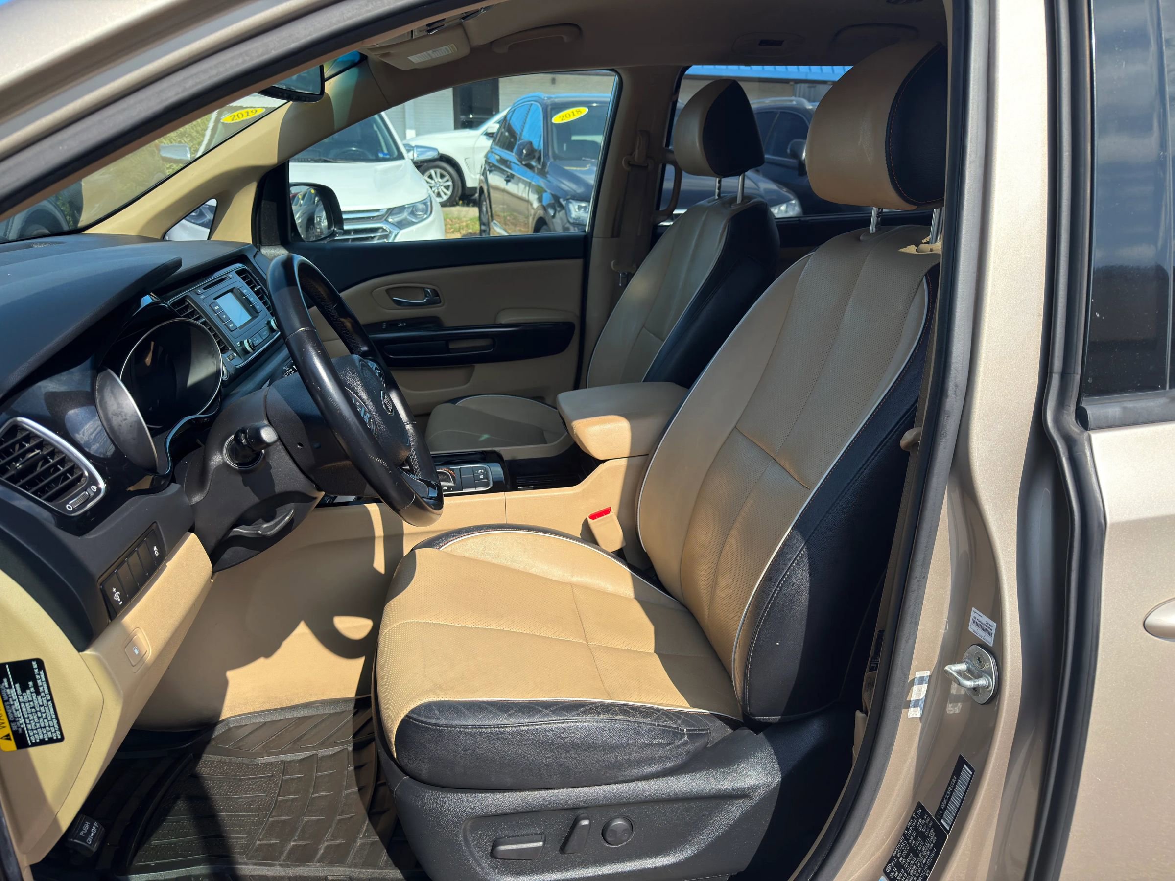 Used 2015 Kia Sedona EX FWD image 15