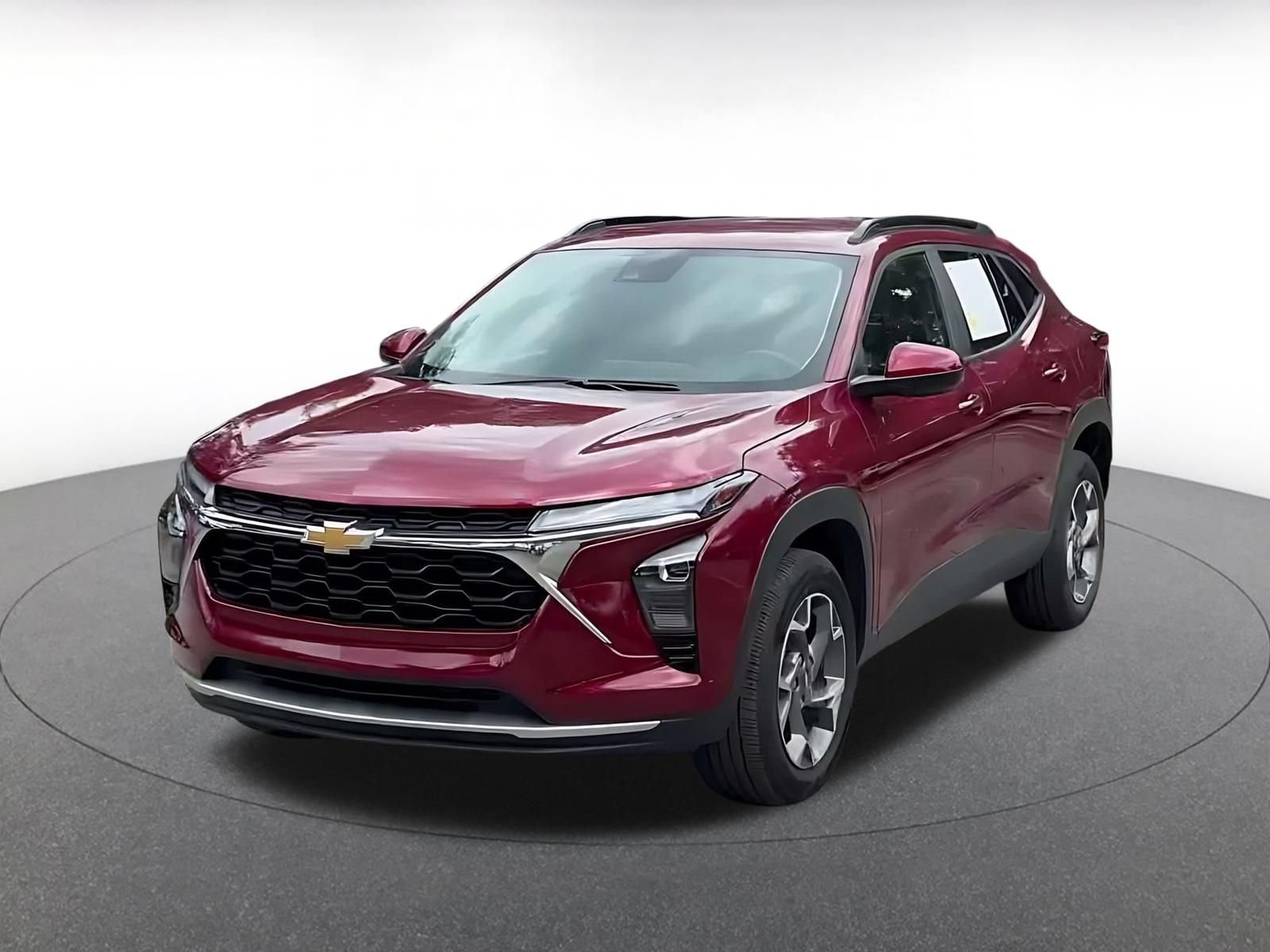 Used 2025 Chevrolet Trax LT FWD image 6