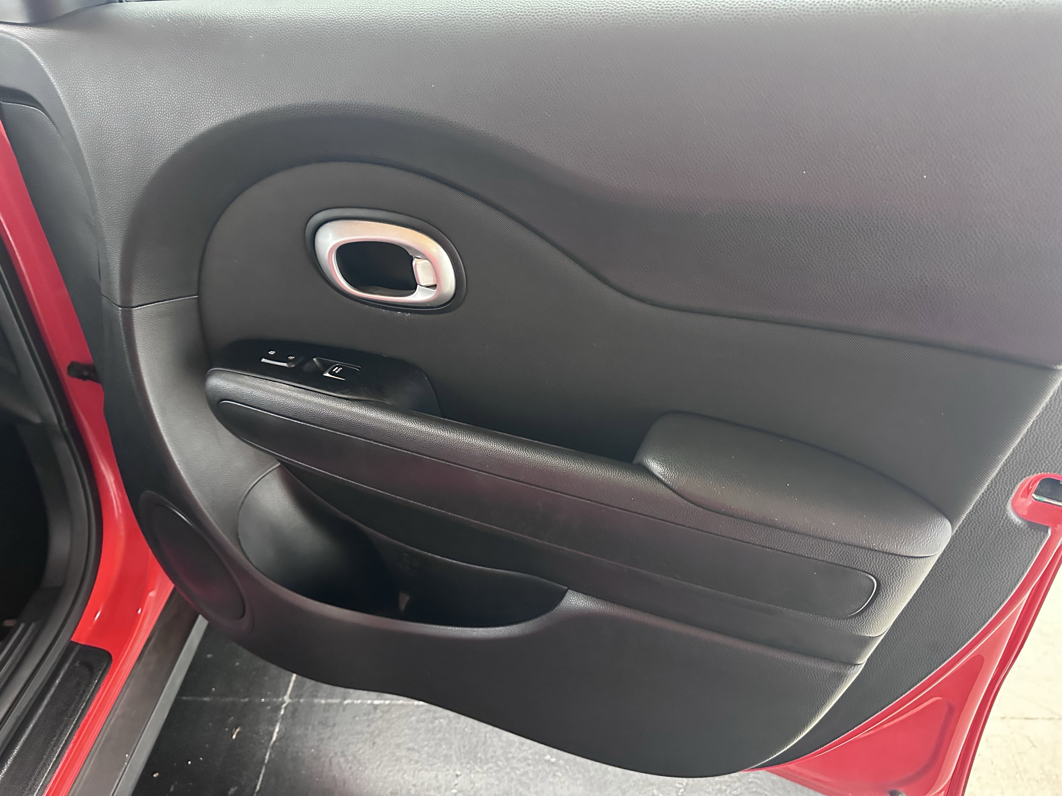 Used 2018 Kia Soul + image 29