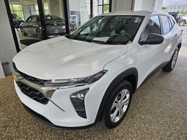 Used 2024 Chevrolet Trax LS FWD image 5