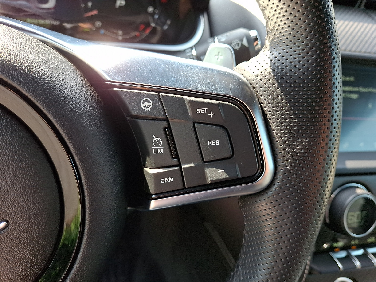Used 2021 Jaguar F-TYPE R AWD/4WD image 21