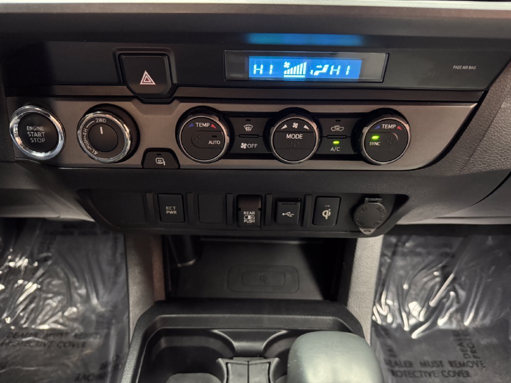 Used 2021 Toyota Tacoma TRD Off-Road AWD/4WD image 20