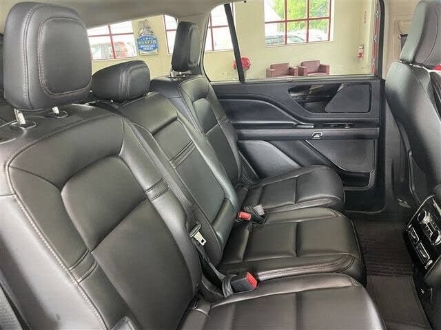 Used 2023 Lincoln Aviator AWD image 26