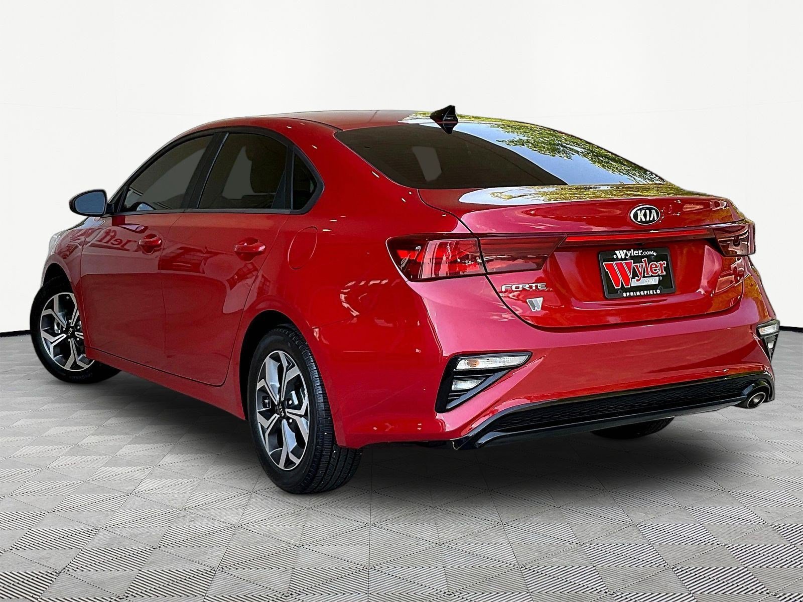 Used 2021 Kia Forte LXS FWD image 4