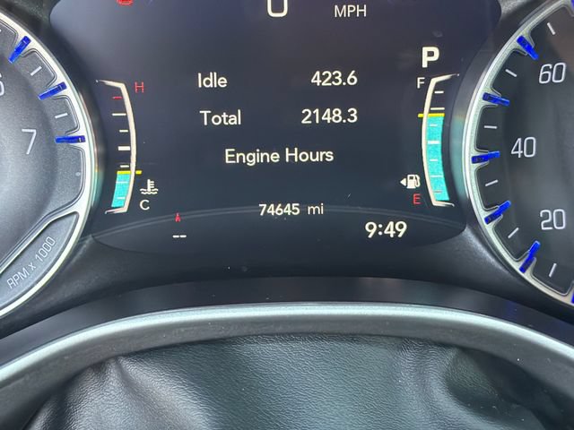 Used 2023 Chrysler Pacifica Touring-L FWD image 16