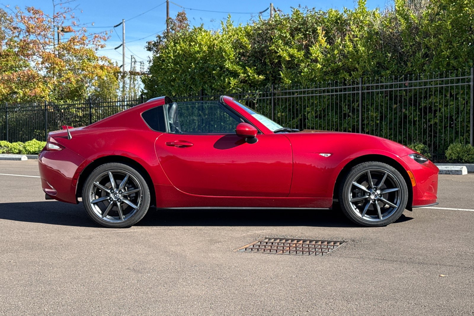 Used 2017 MAZDA MX-5 Miata RF Grand Touring RWD image 4