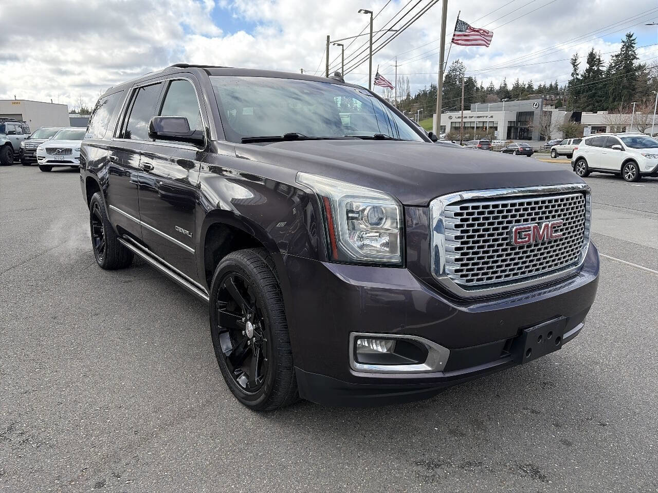 Used 2015 GMC Yukon XL Denali w/ Premium Package image 13