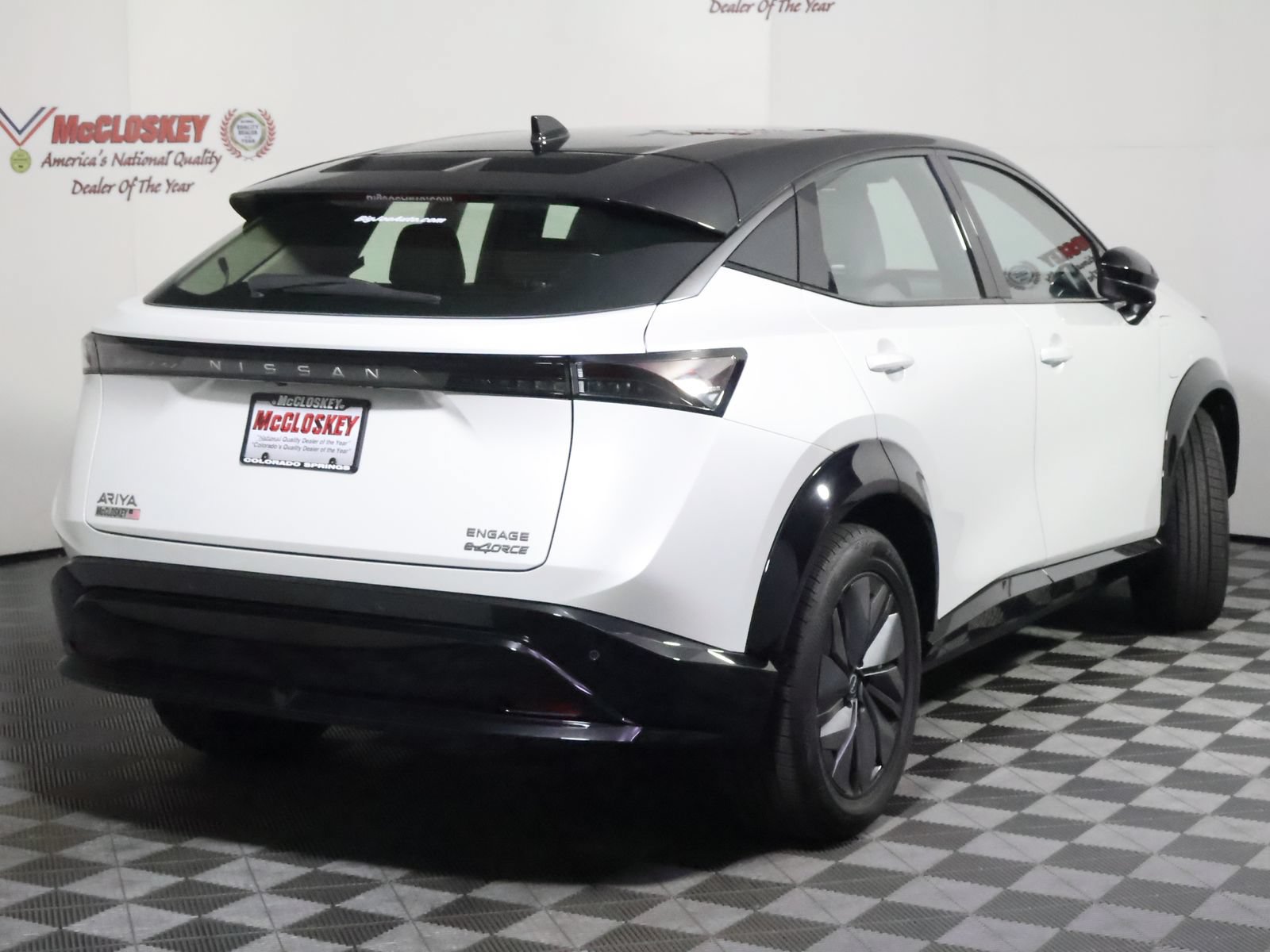 Used 2023 Nissan Ariya AWD image 5