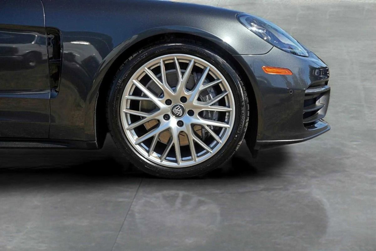 Used 2021 Porsche Panamera w/ Premium Package image 9