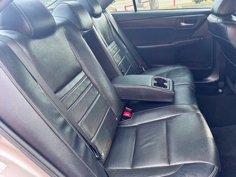 Used 2017 Toyota Camry XLE image 14