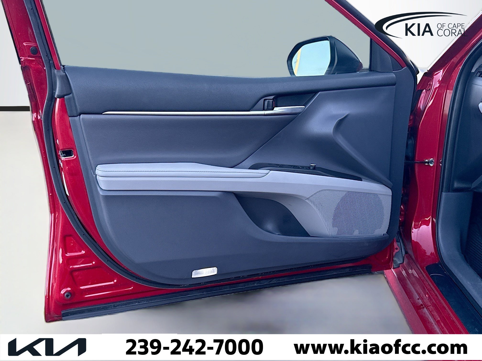 Used 2023 Toyota Camry XLE w/ Navigation Package FWD image 19