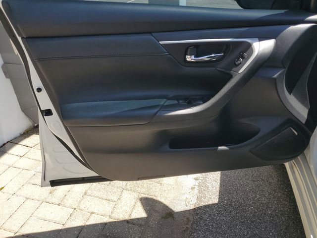 Used 2017 Nissan Altima 2.5 SR w/ Interior Lighting Package image 24