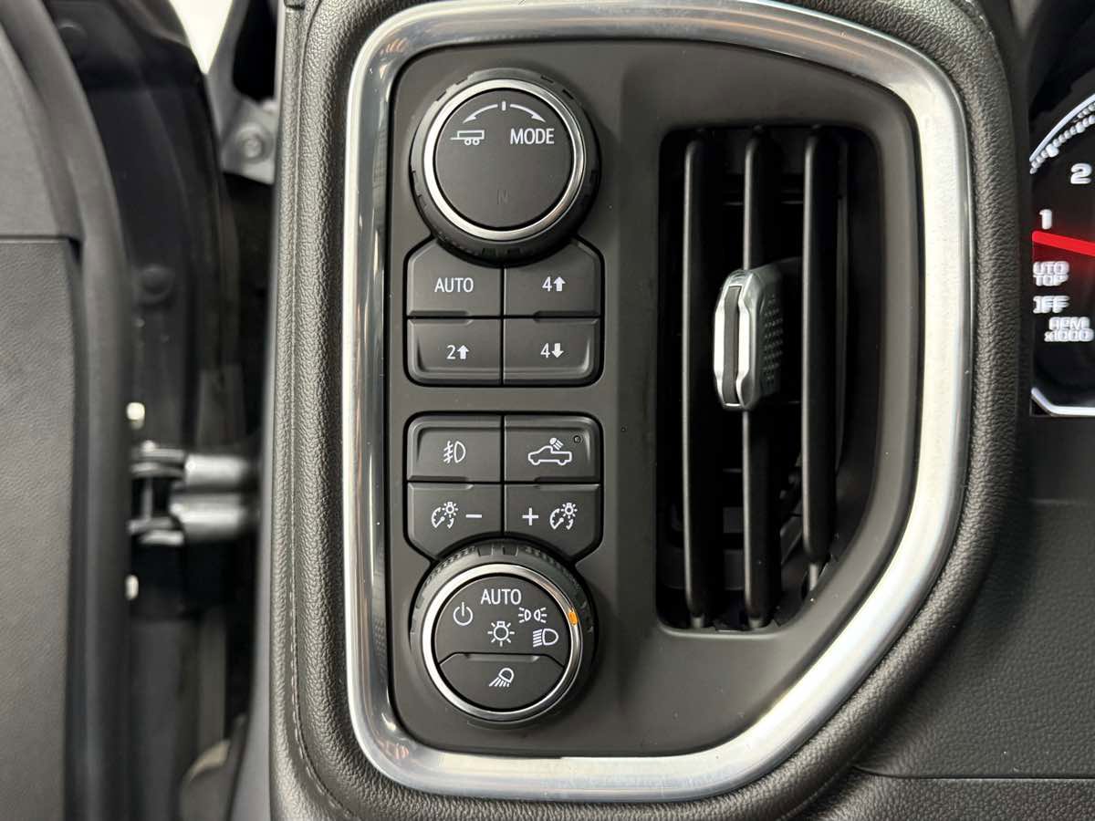 Used 2021 Chevrolet Silverado 1500 LTZ image 20