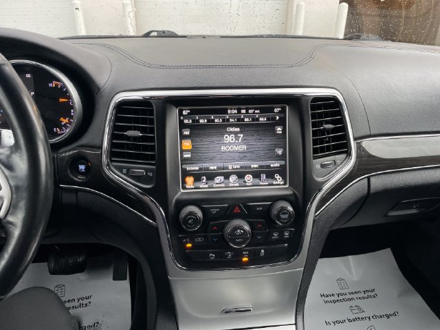 Used 2015 Jeep Grand Cherokee Overland w/ Advanced Technology Group AWD/4WD image 12