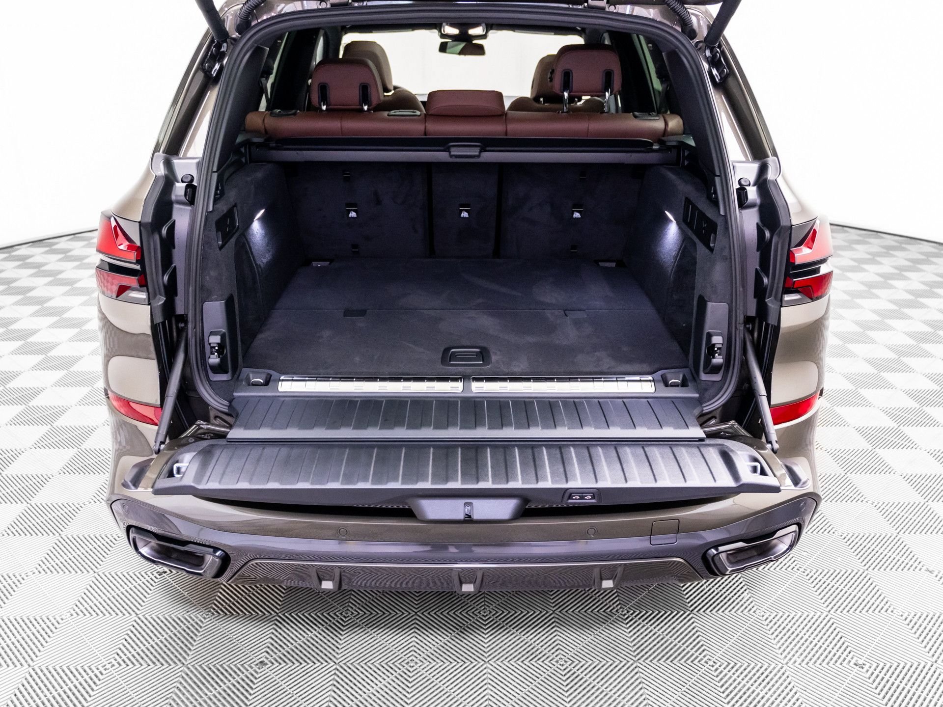 New 2026 BMW X5 xDrive50e w/ M Sport Package AWD/4WD image 31