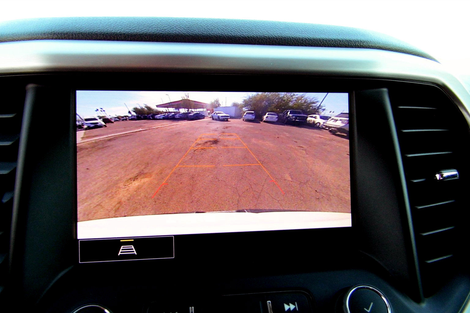 Used 2023 GMC Acadia SLT image 17