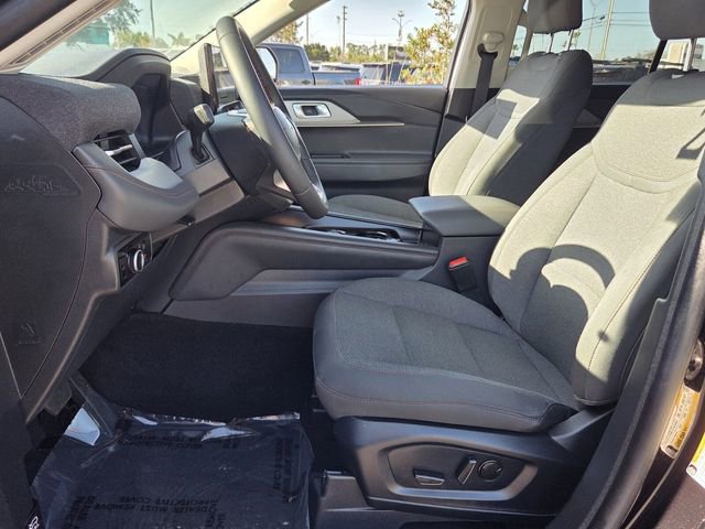 Certified 2025 Ford Explorer Active image 12