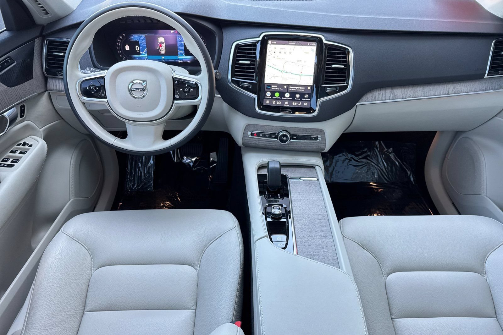 Used 2023 Volvo XC90 B6 Plus w/ Protection Package Premier AWD/4WD image 14