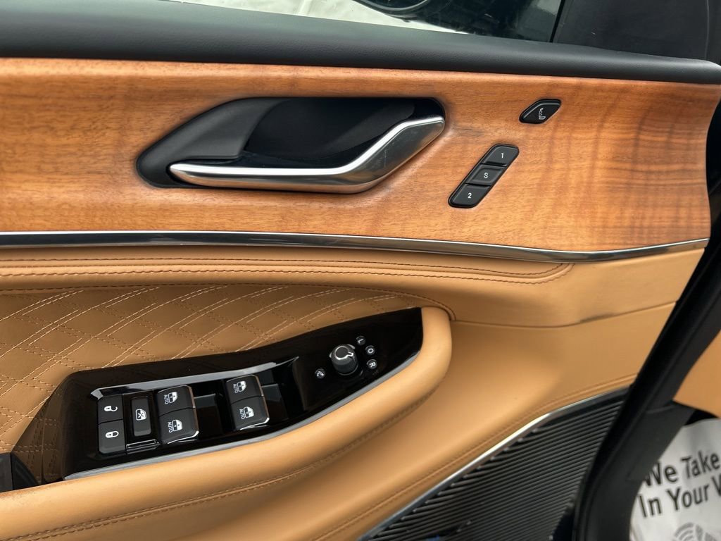 Used 2022 Jeep Grand Cherokee Summit image 24