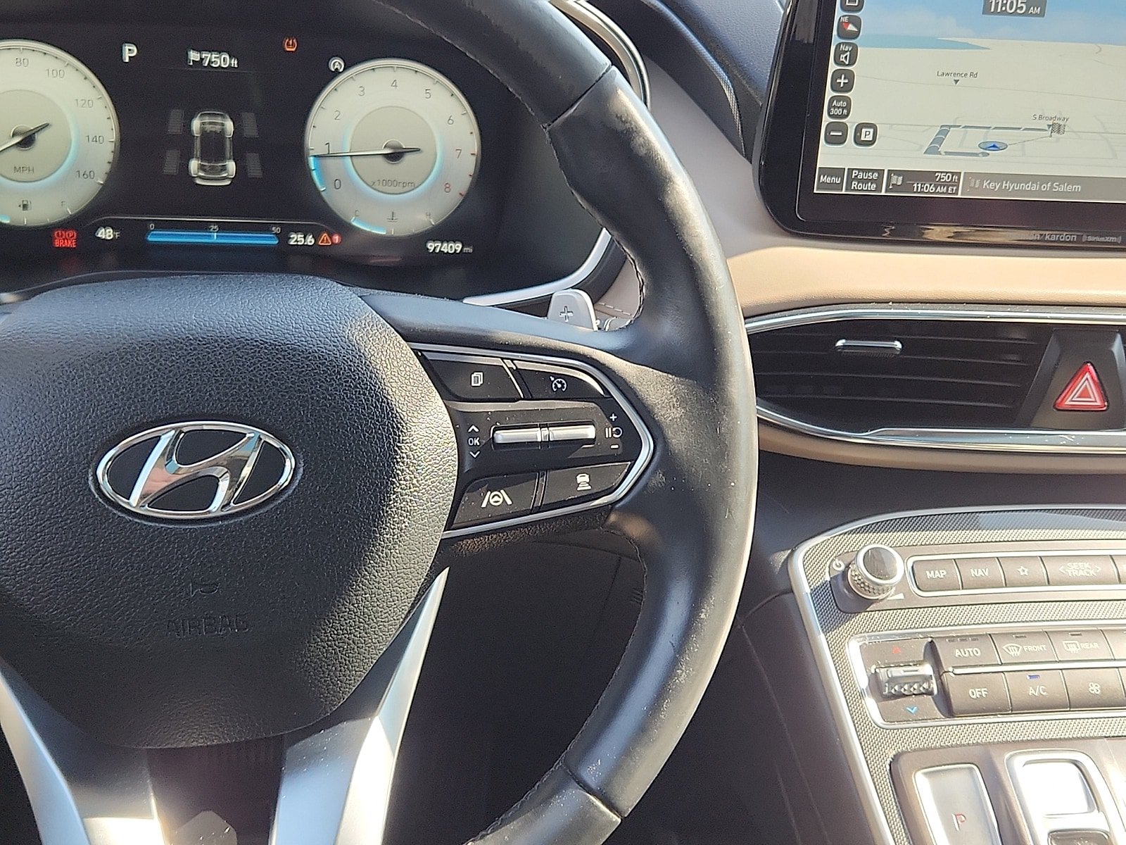 Used 2022 Hyundai Santa Fe Limited AWD/4WD image 16