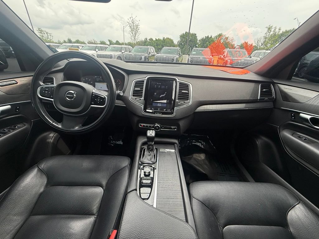 Used 2020 Volvo XC90 T6 Momentum w/ Protection Package AWD/4WD image 28