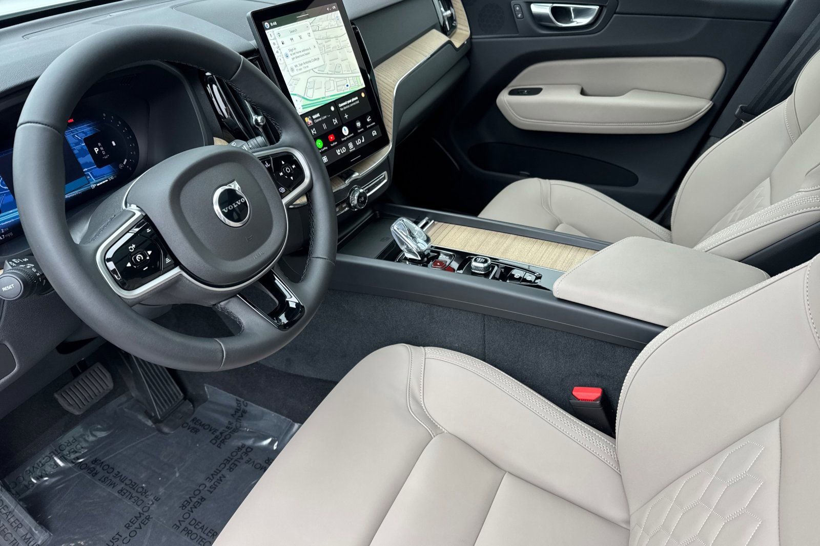 Certified 2026 Volvo XC60 B5 Plus w/ Climate Package PRO AWD/4WD image 9