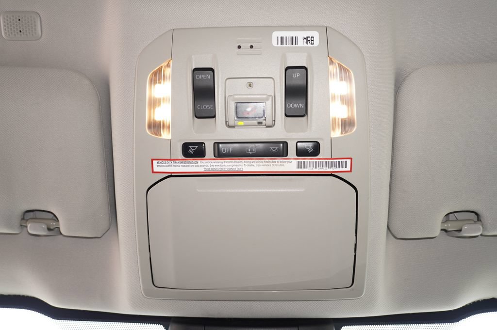 Used 2020 Toyota Highlander XLE FWD image 20