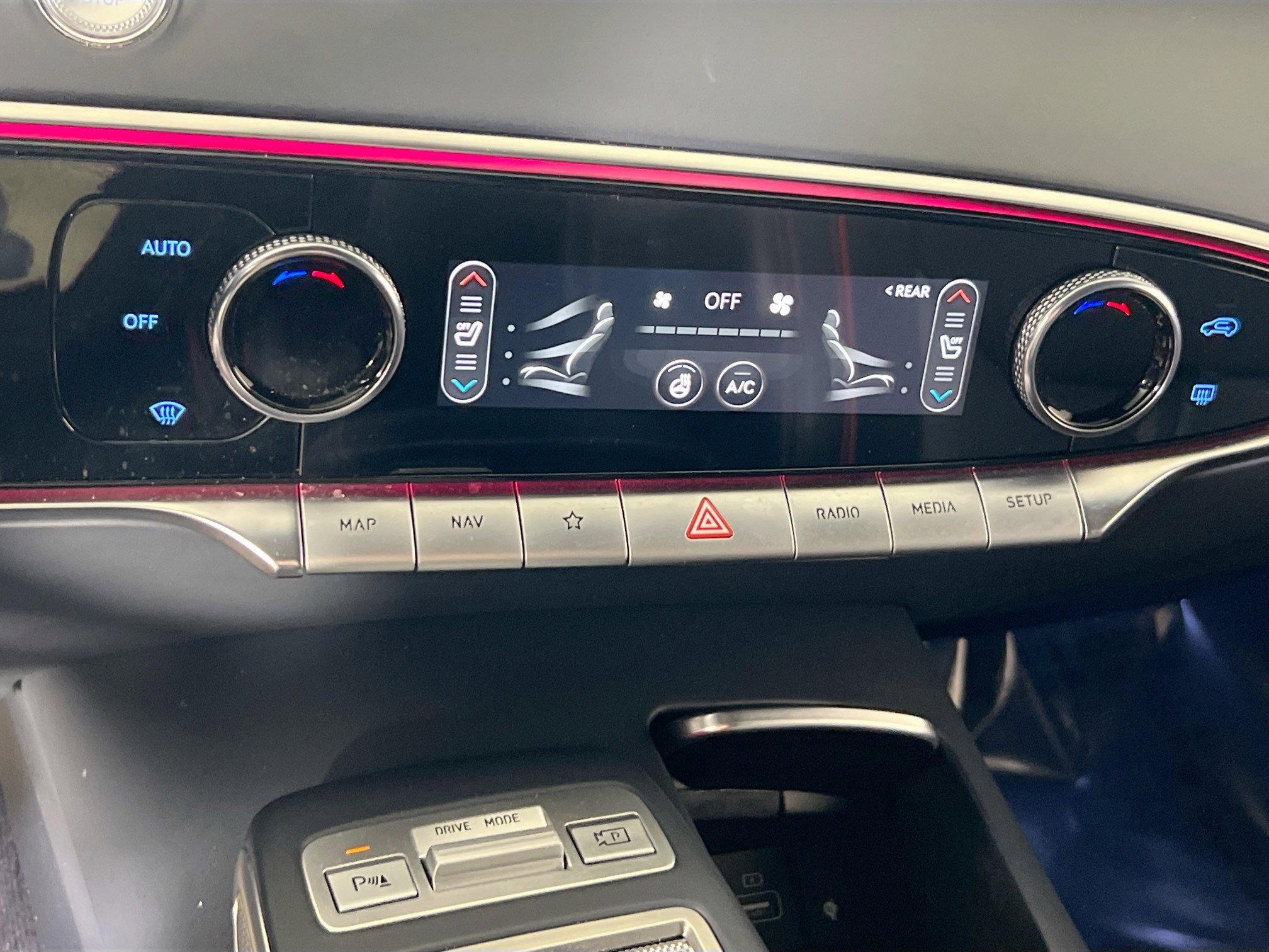 Used 2023 Genesis GV70 2.5T w/ Sport Prestige Package image 16