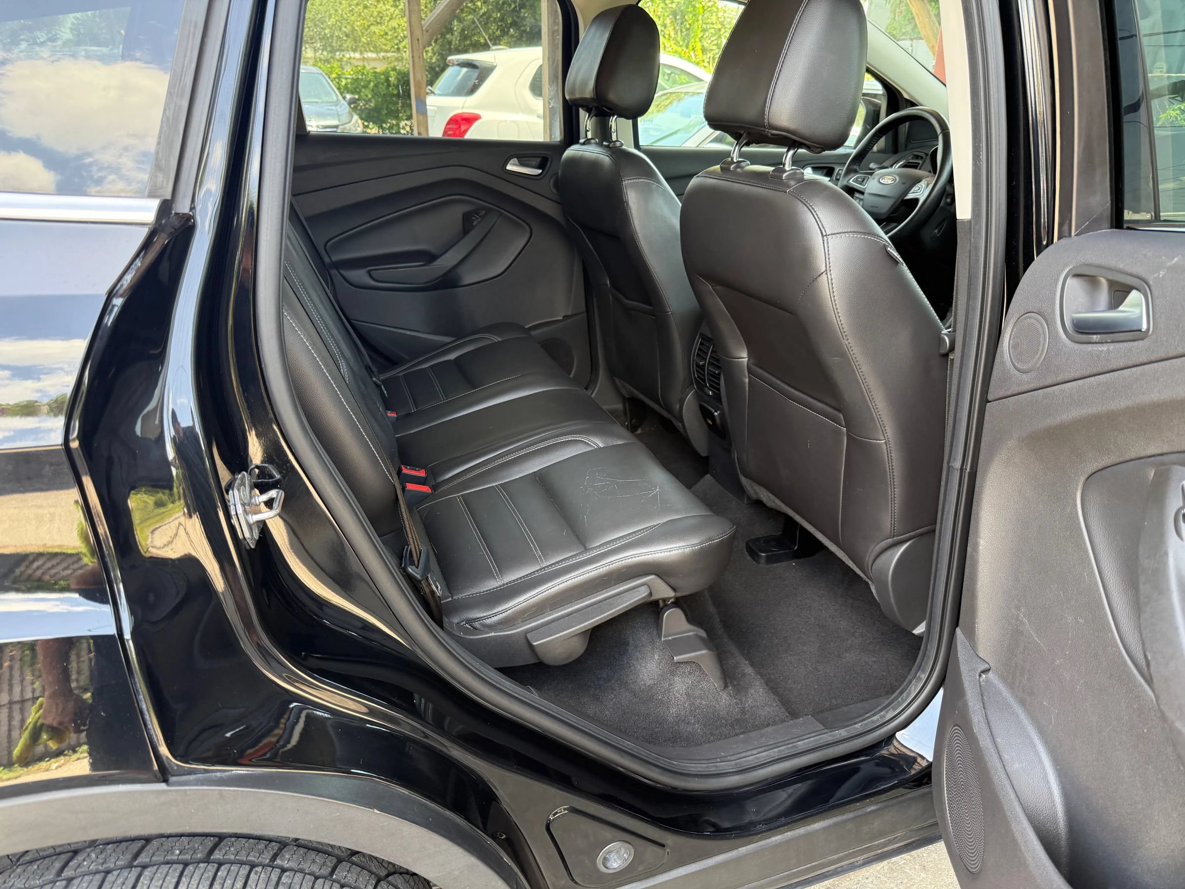 Used 2017 Ford Escape Titanium w/ Equipment Group 301A AWD/4WD image 14