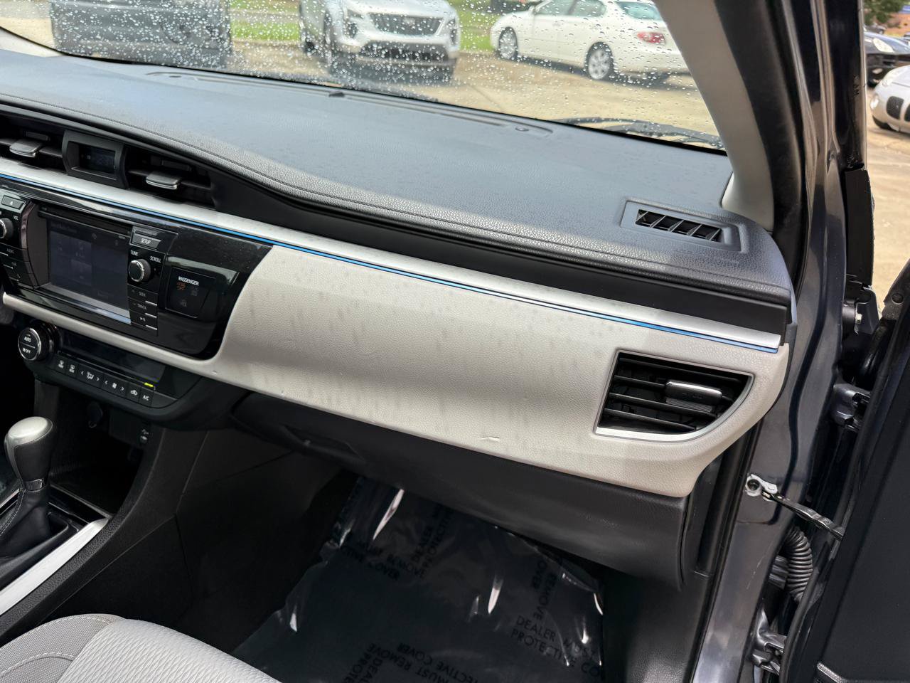 Used 2015 Toyota Corolla LE FWD image 25