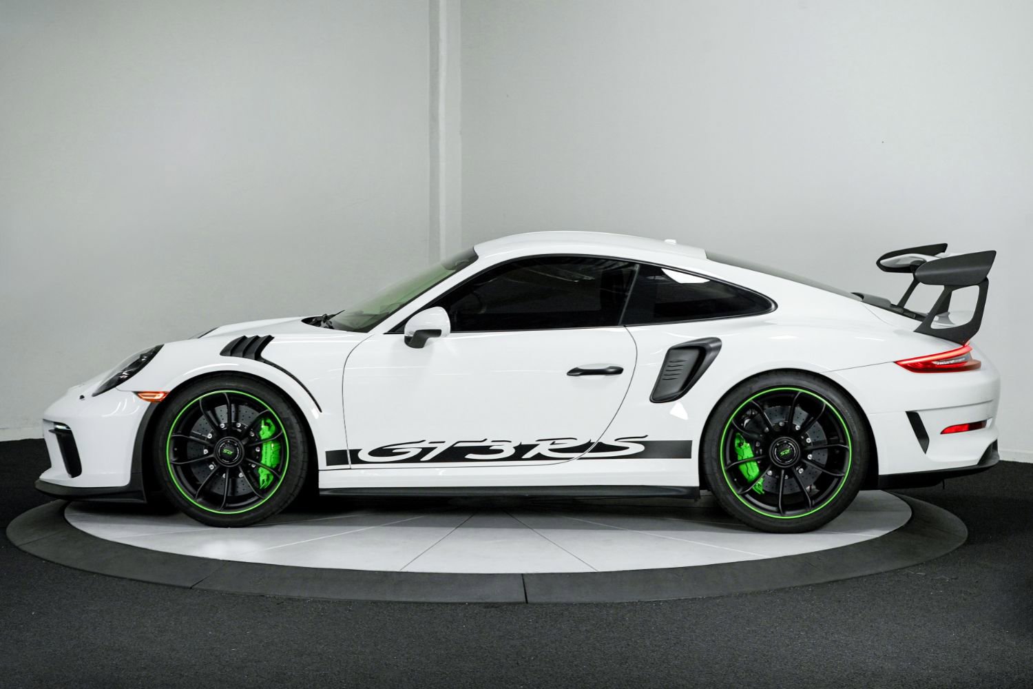 Used 2019 Porsche 911 GT3 RS RWD image 6