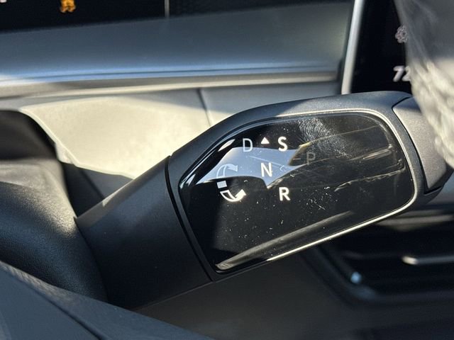 New 2026 Volkswagen Tiguan SE R-Line image 13