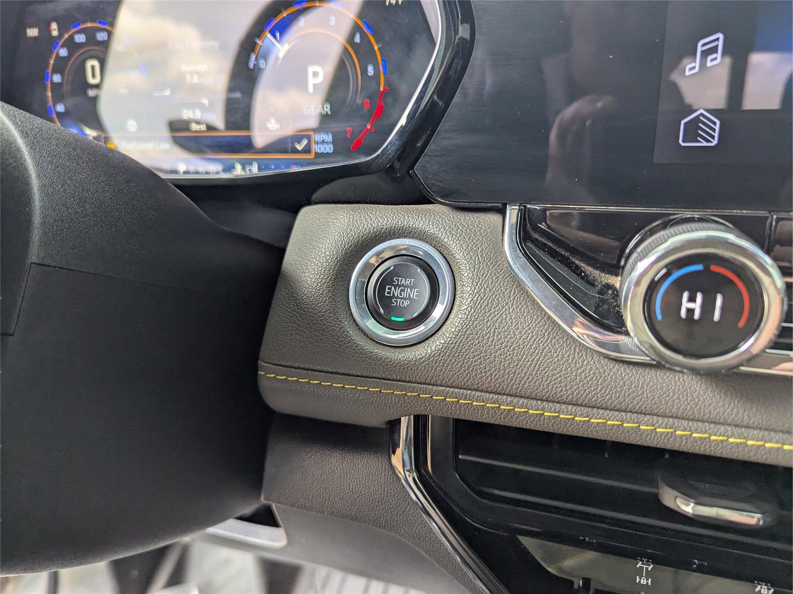 Used 2023 Chevrolet Colorado ZR2 w/ ZR2 Convenience Package III image 24