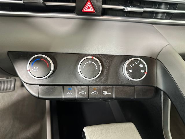 Certified 2023 Hyundai Elantra SE image 23