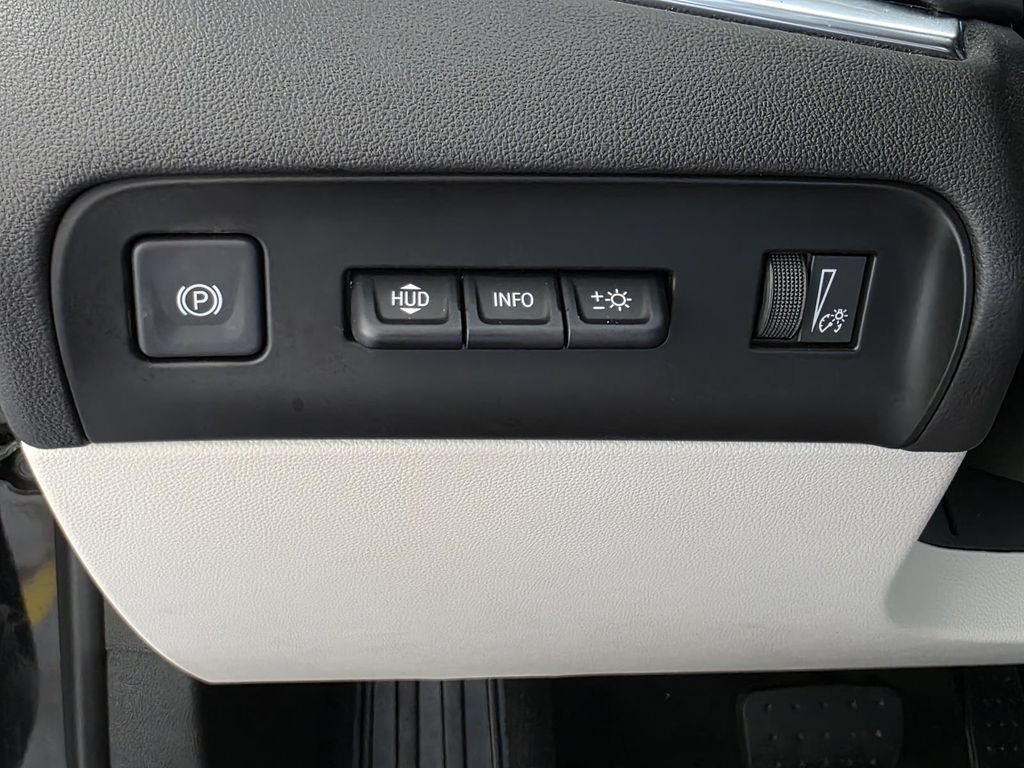 Used 2022 Buick Enclave Avenir w/ Avenir Technology Package FWD image 45