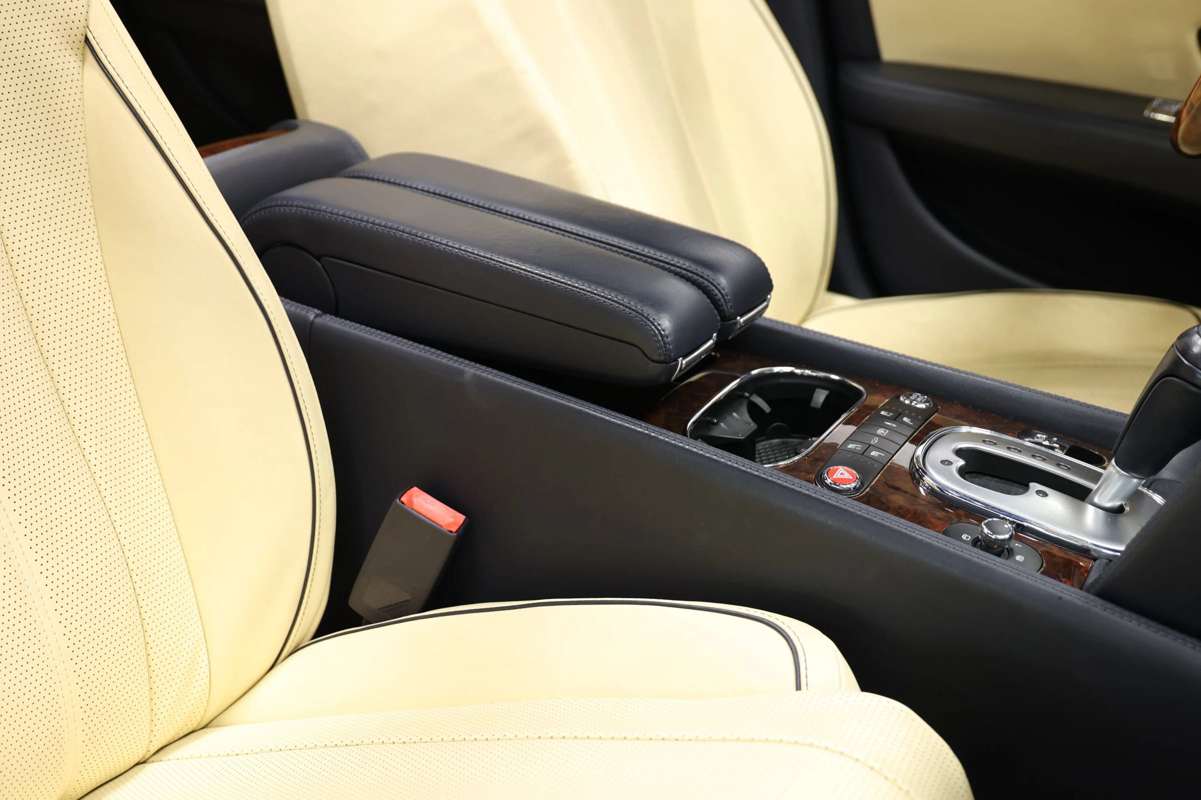 Used 2015 Bentley Flying Spur V8 AWD/4WD image 93