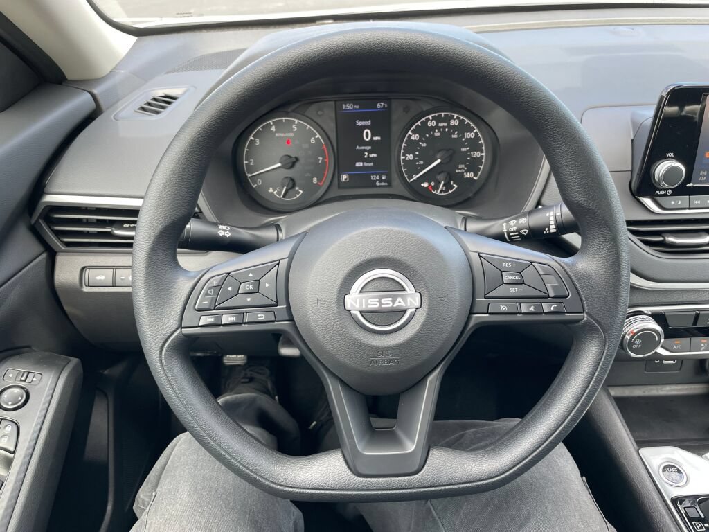 Used 2024 Nissan Altima 2.5 S FWD image 8