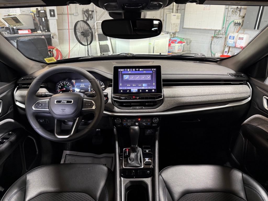 Certified 2023 Jeep Compass Latitude w/ Convenience Group AWD/4WD image 7