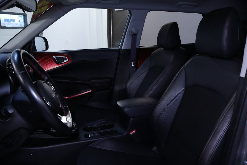 Used 2023 Kia Soul GT-Line w/ GT-Line Technology Package FWD image 15