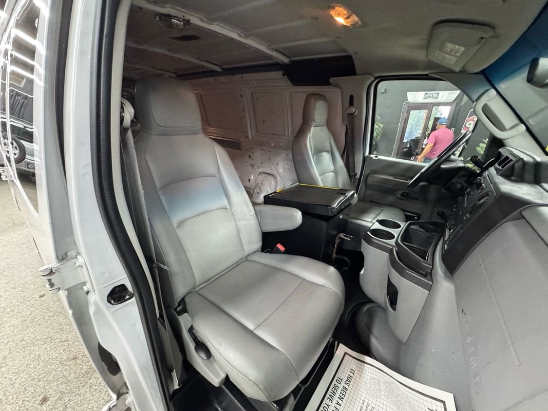 Used 2014 Ford E-350 and Econoline 350 Extended Super Duty image 16